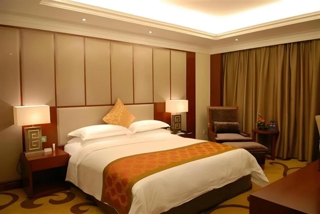 Bed in Changsha Huatian Hotel