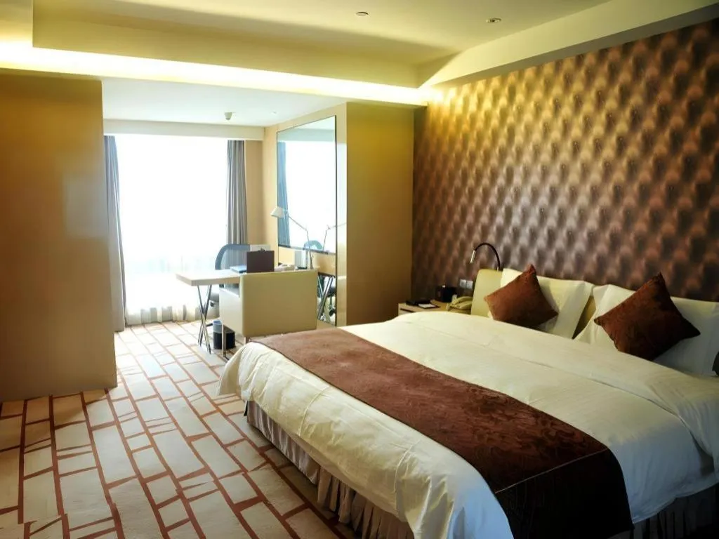Bed in Changsha Huatian Hotel