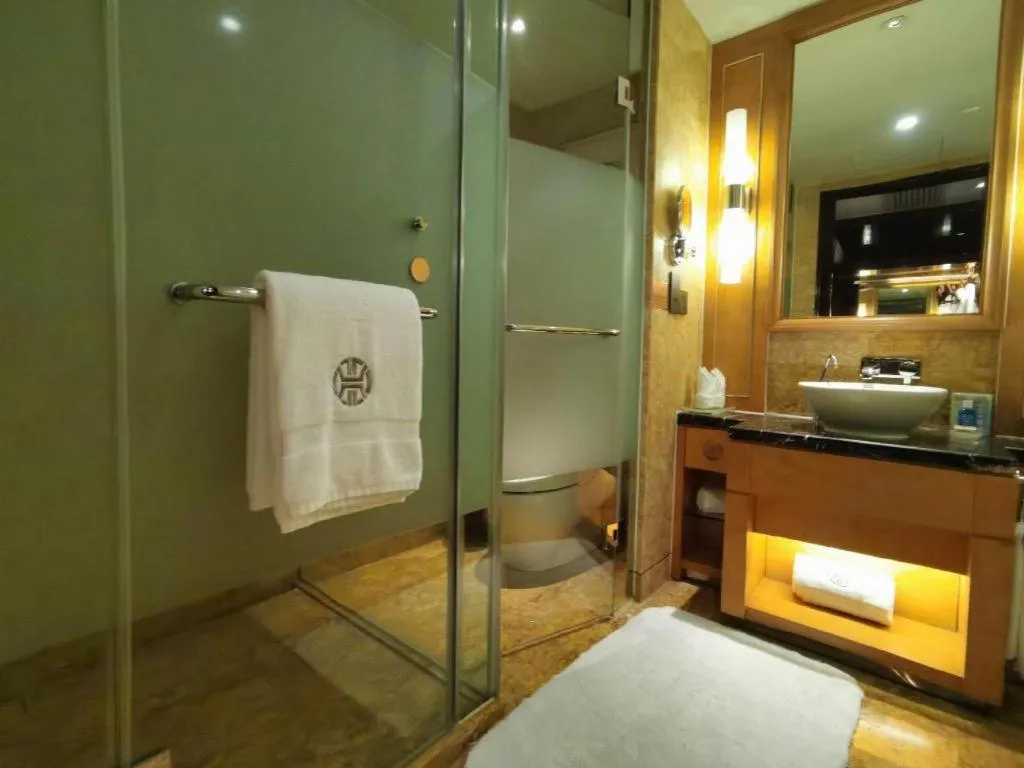 Bed in Changsha Huatian Hotel