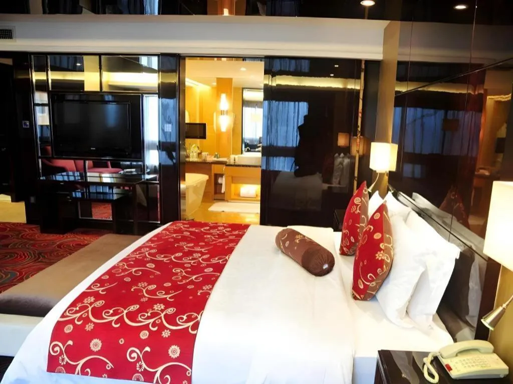 Bed in Changsha Huatian Hotel