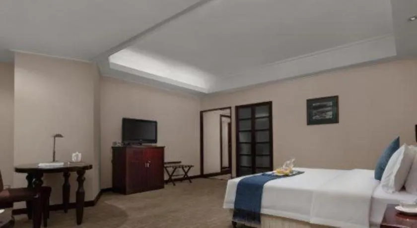 Bed in Changsha Huatian Hotel