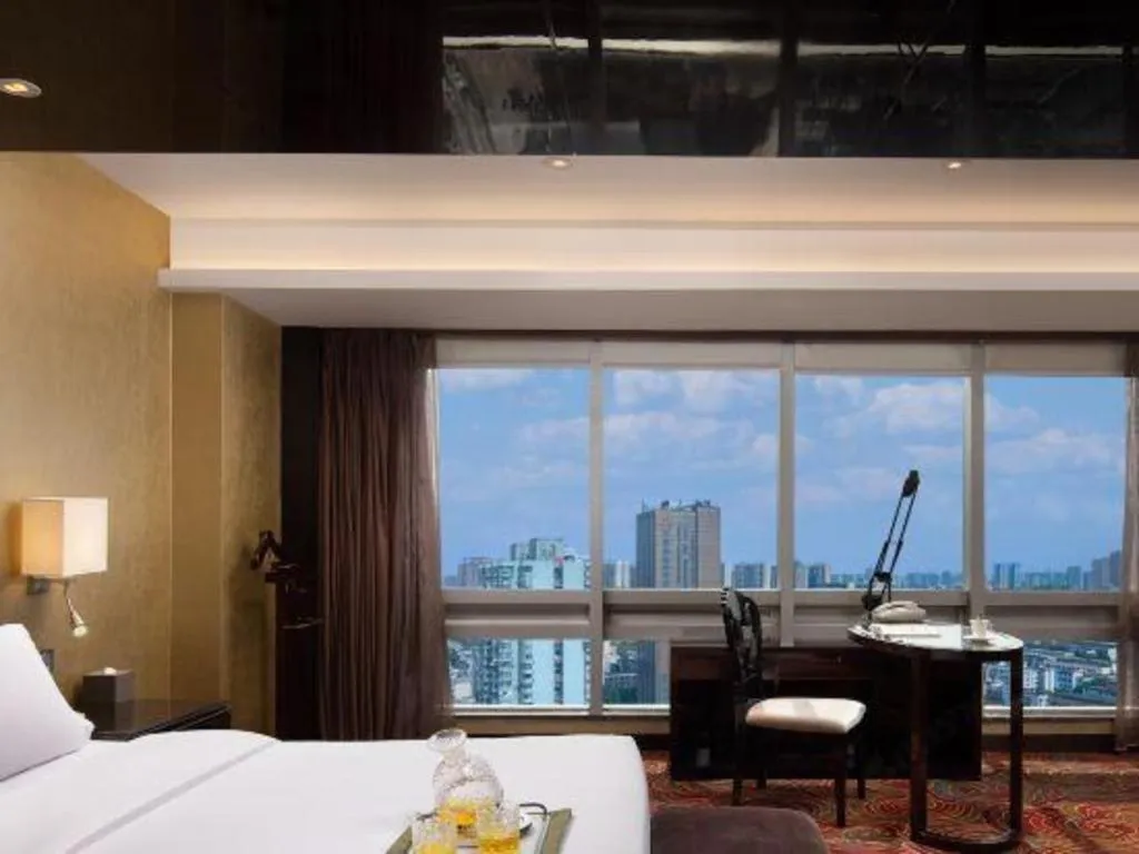 Bed in Changsha Huatian Hotel