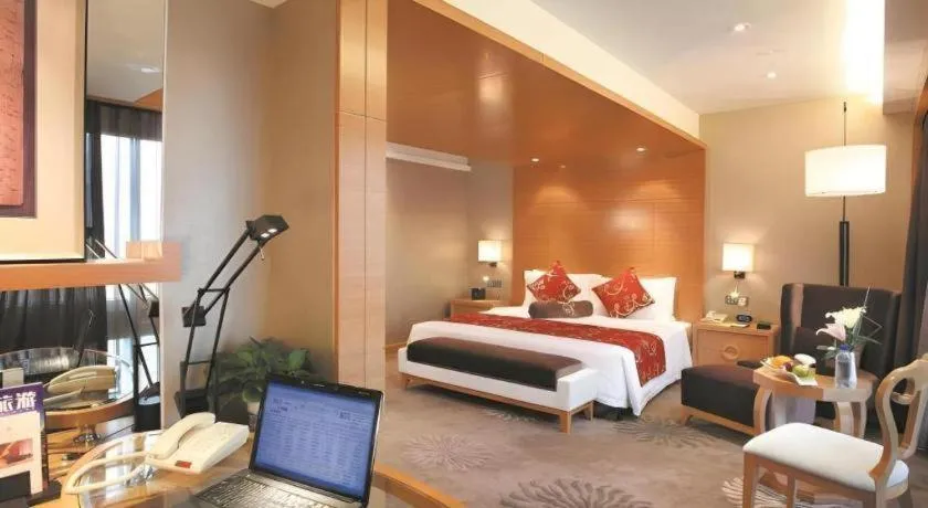 Bed in Changsha Huatian Hotel