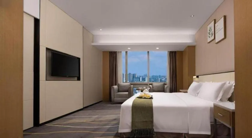 Bed in Changsha Huatian Hotel