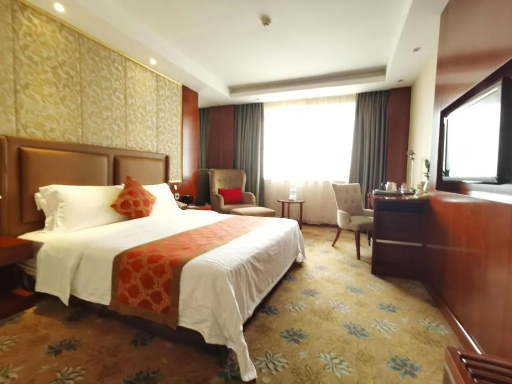 Bed in Changsha Huatian Hotel