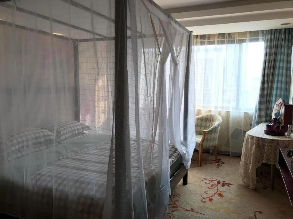 Bed in Changsha Huatian Hotel