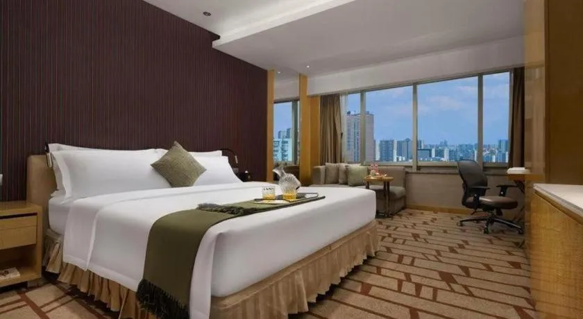 Bed in Changsha Huatian Hotel