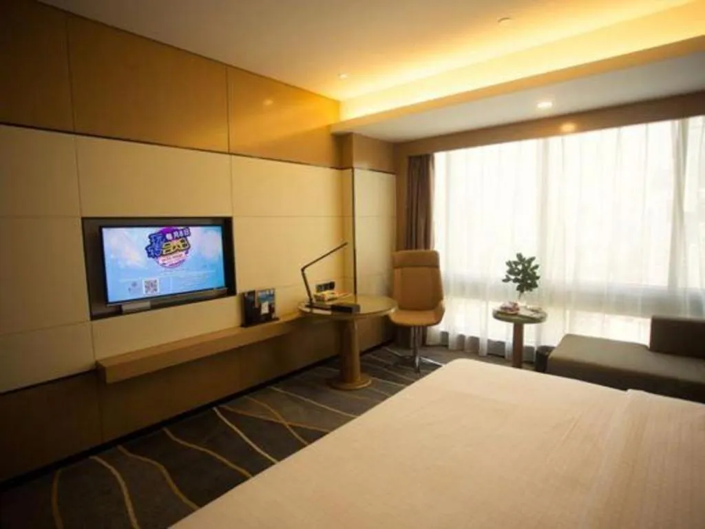 Bed in Changsha Huatian Hotel