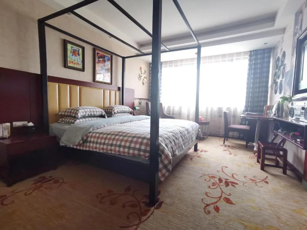 Bed in Changsha Huatian Hotel