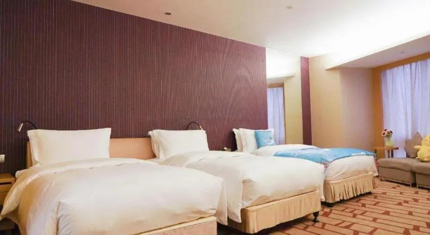 Bed in Changsha Huatian Hotel