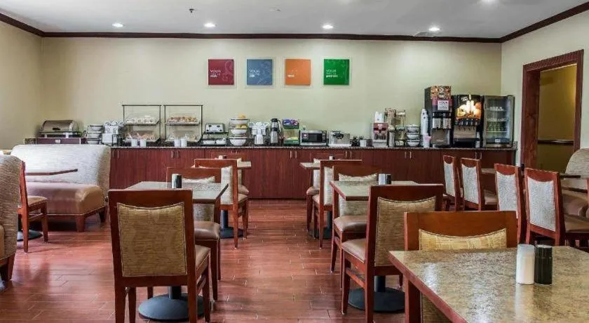 Comfort Inn & Suites University South