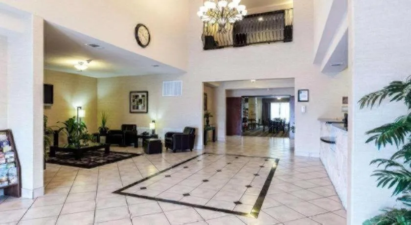 Quality Suites Huntsville Near University