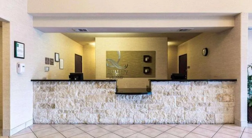 Quality Suites Huntsville Near University