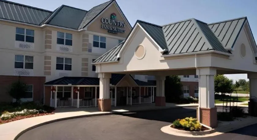 Country Inn & Suites by Radisson, Dundee, MI
