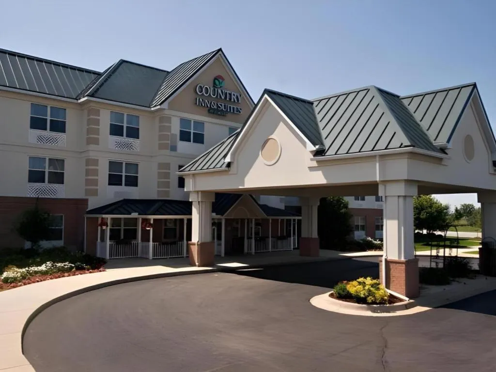 Country Inn & Suites by Radisson, Dundee, MI