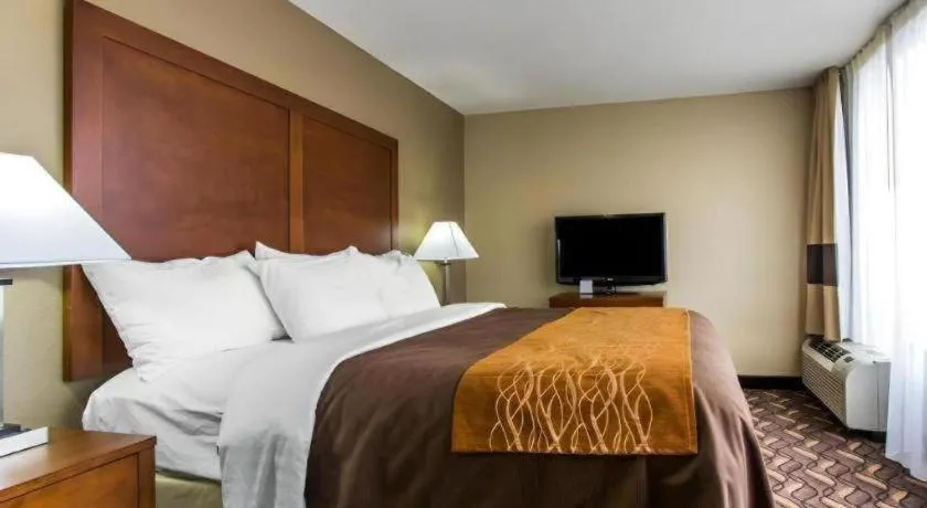 Bed in AmericInn by Wyndham Memphis East