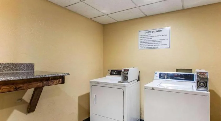 AmericInn by Wyndham Memphis East