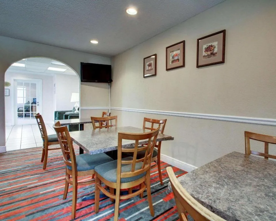 Econo Lodge Meridian South