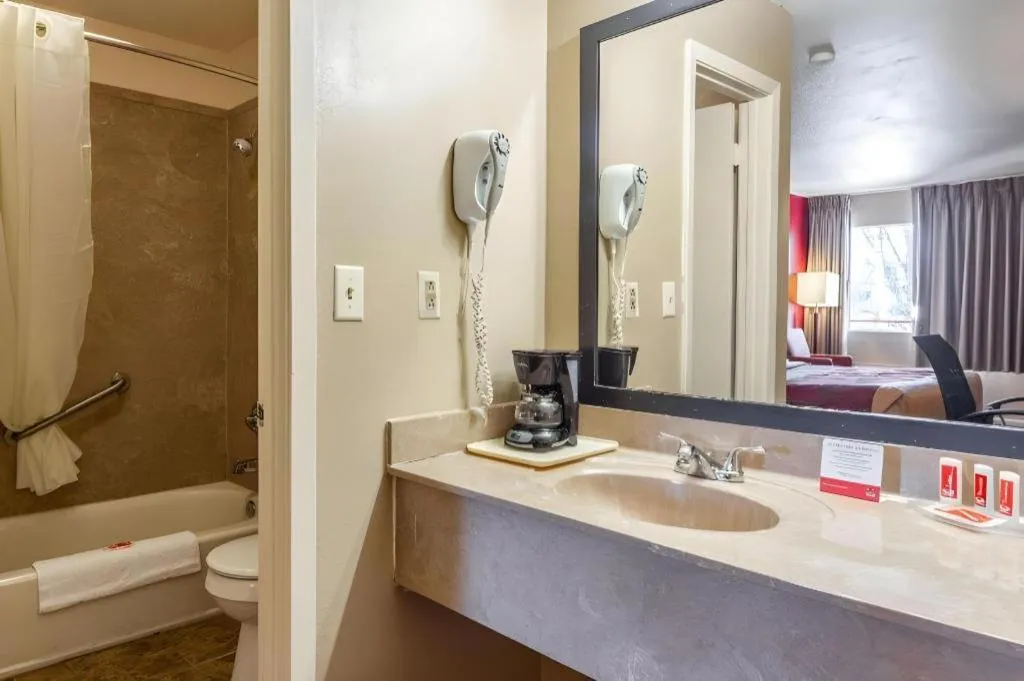 Econo Lodge Meridian South