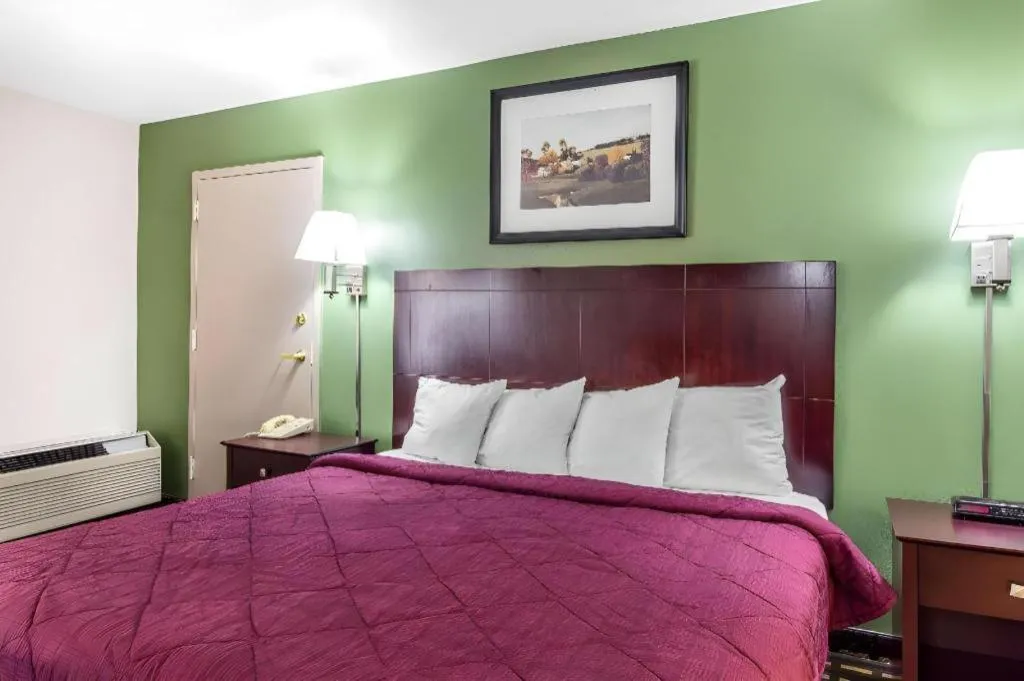 Bed in Quality Inn Homewood Birmingham I-65