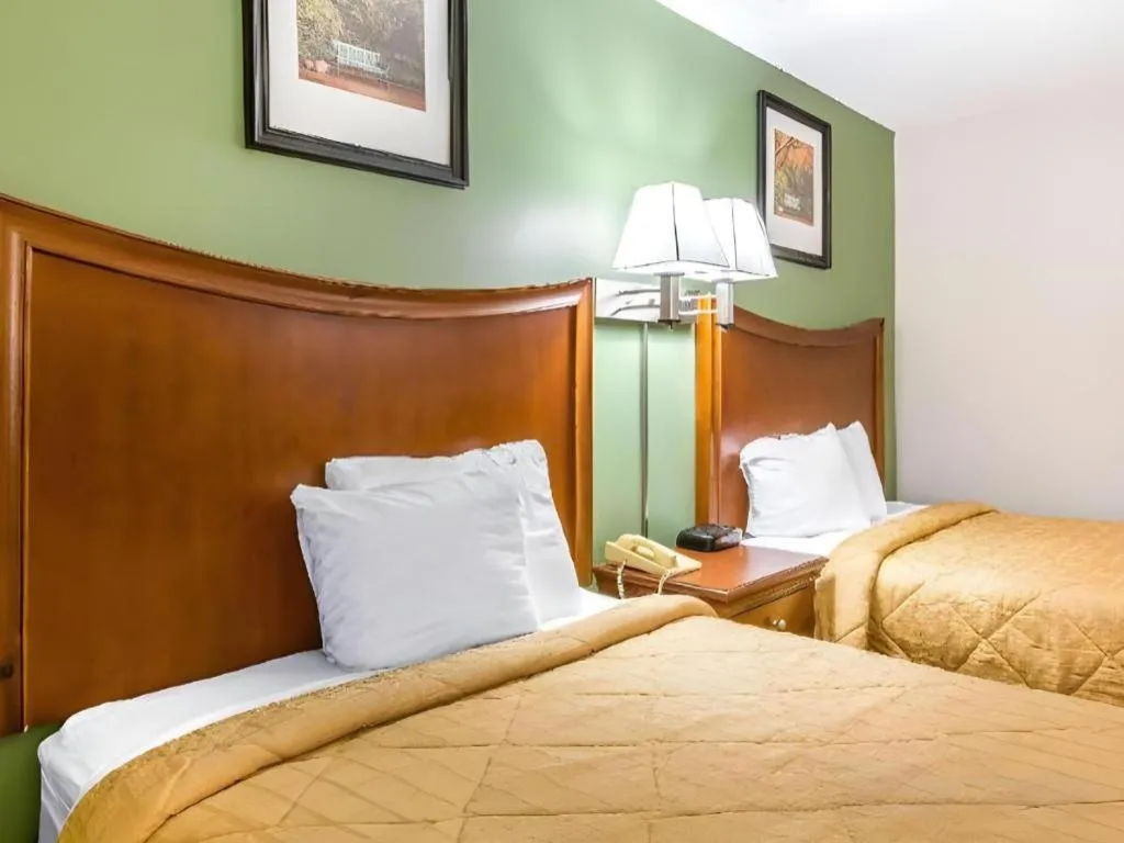 Bed in Quality Inn Homewood Birmingham I-65