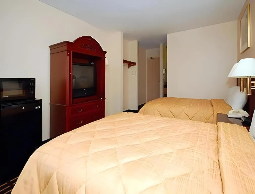 Bed in Quality Inn Homewood Birmingham I-65