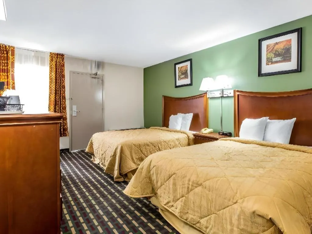 Bed in Quality Inn Homewood Birmingham I-65