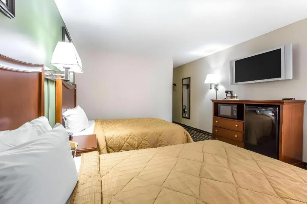 Bed in Quality Inn Homewood Birmingham I-65