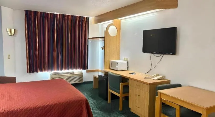 Bed in Rodeway Inn Salem Northgate