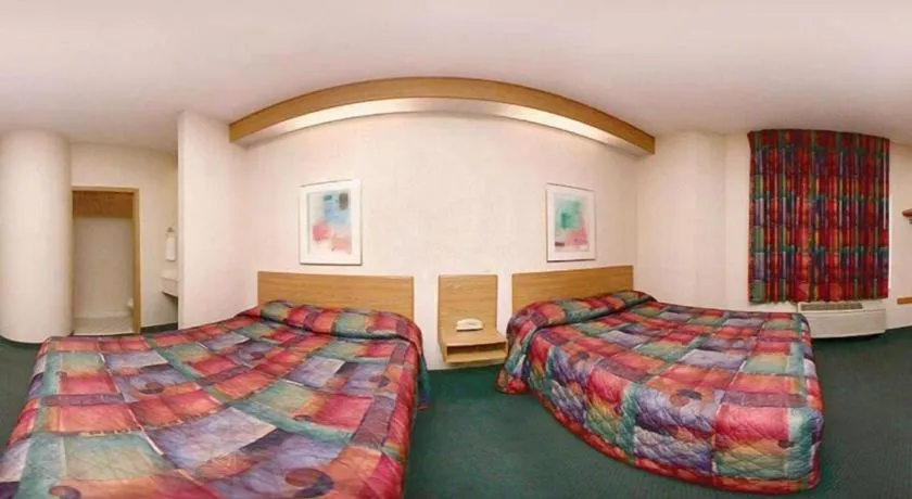 Bed in Rodeway Inn Salem Northgate