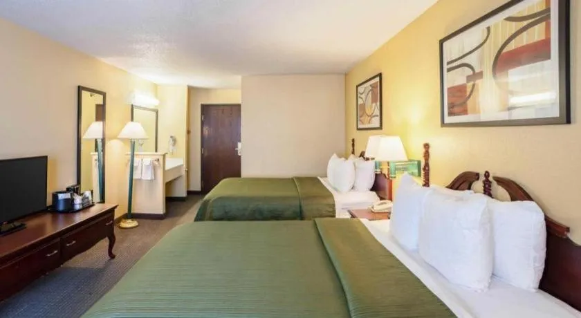 Quality Inn & Suites Lincoln North