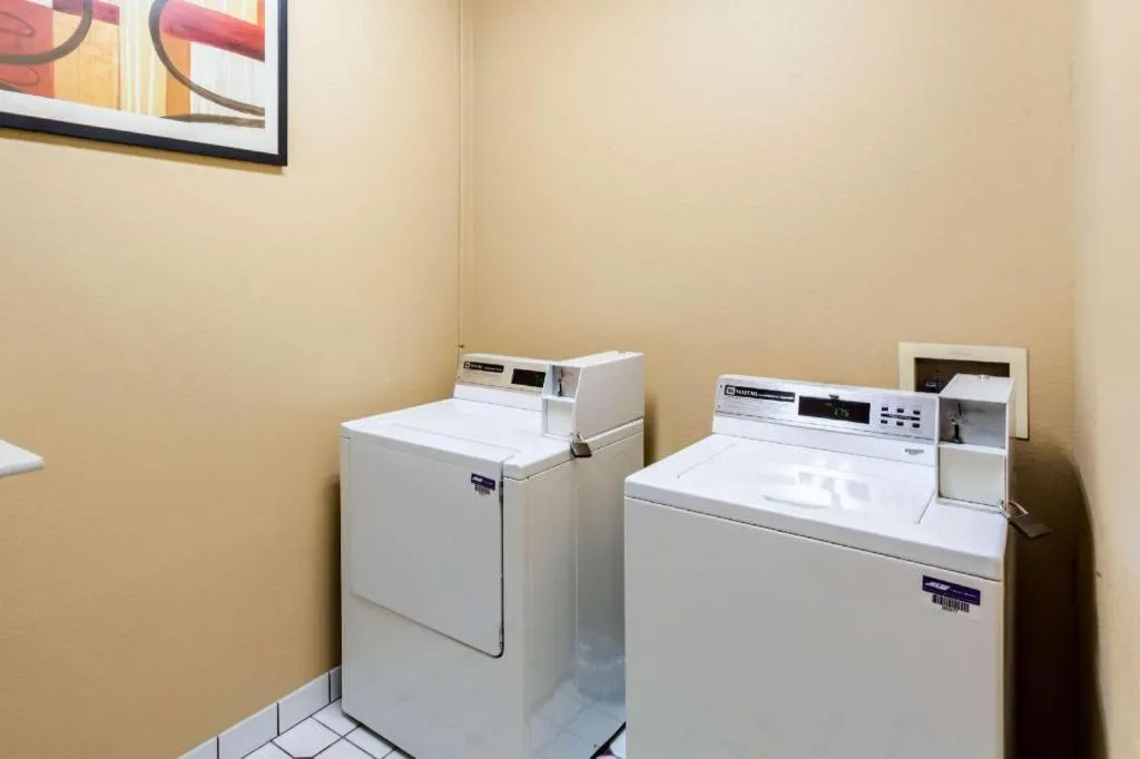 Quality Inn & Suites Lincoln North