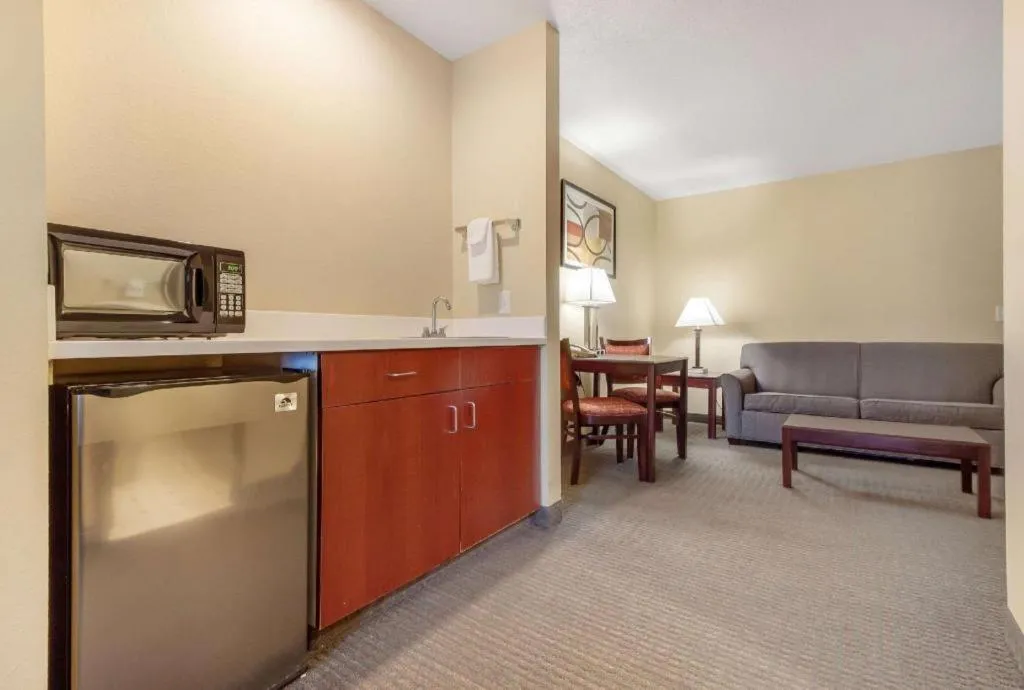 Quality Inn & Suites Lincoln North