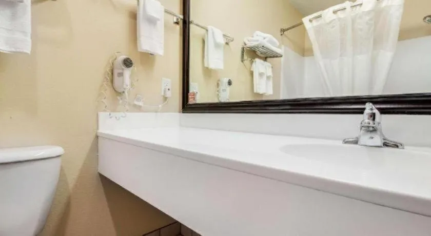 Quality Inn & Suites Lincoln North