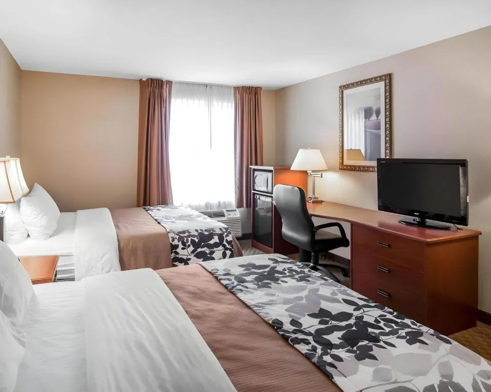 Bed in Rodeway Inn & Suites Salina South