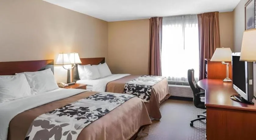 Bed in Rodeway Inn & Suites Salina South