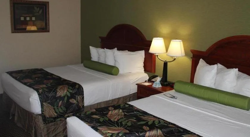 Bed in Best Western Shelbyville Inn and Suites Celebration Inn