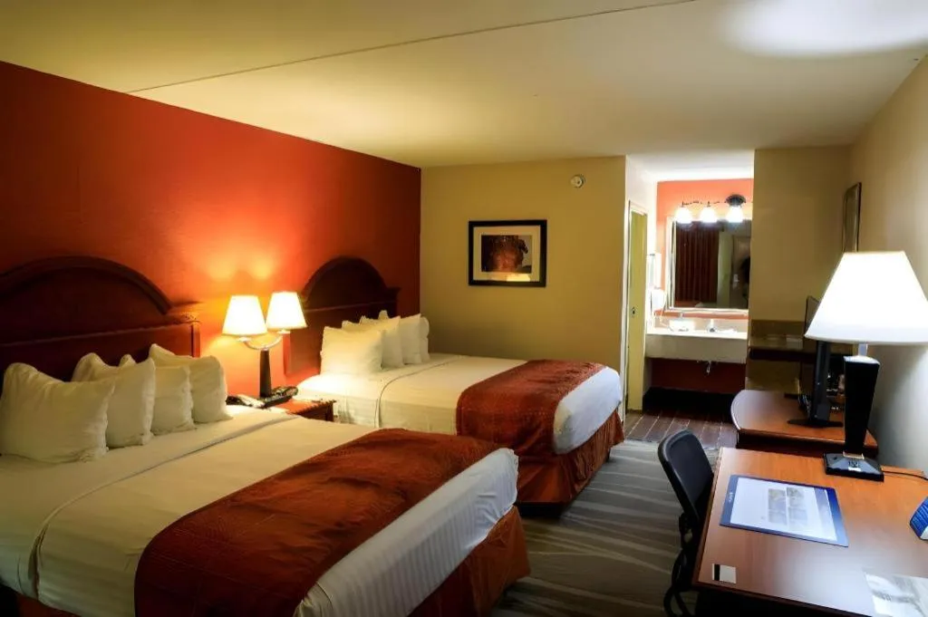 Bed in Best Western Shelbyville Inn and Suites Celebration Inn