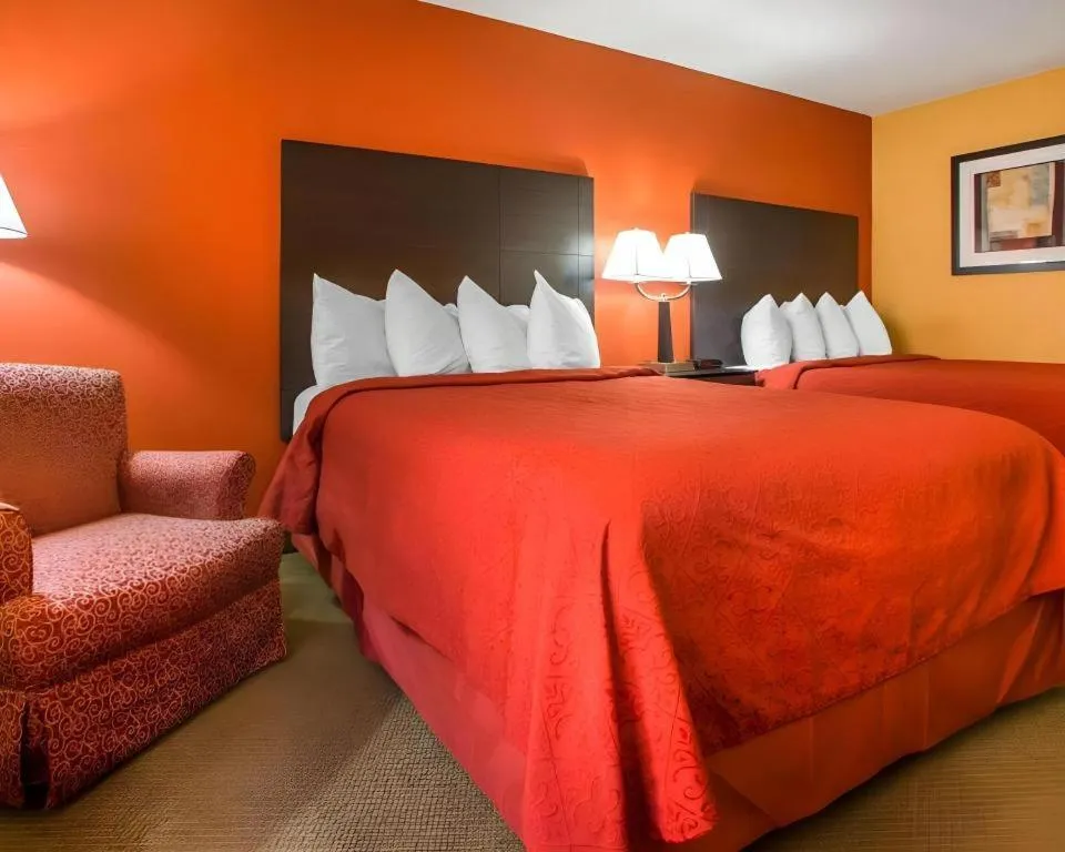 Bed in Quality Inn & Suites Kimberly - Appleton East