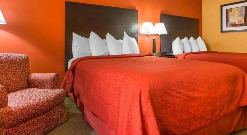 Bed in Quality Inn & Suites Kimberly - Appleton East