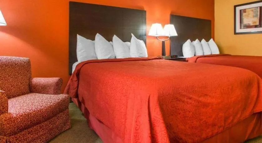 Bed in Quality Inn & Suites Kimberly - Appleton East