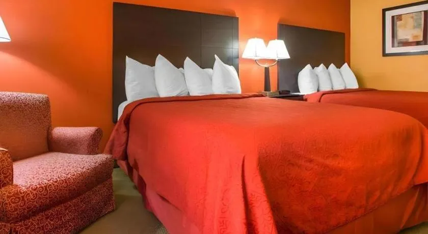 Bed in Quality Inn & Suites Kimberly - Appleton East