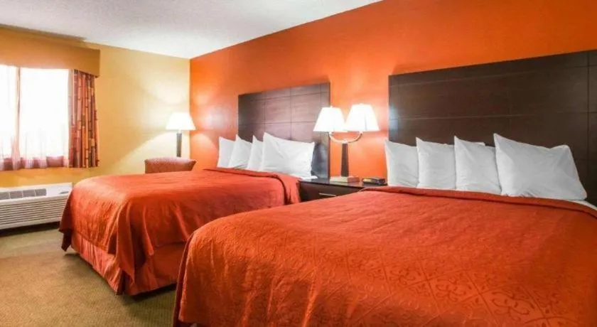 Bed in Quality Inn & Suites Kimberly - Appleton East