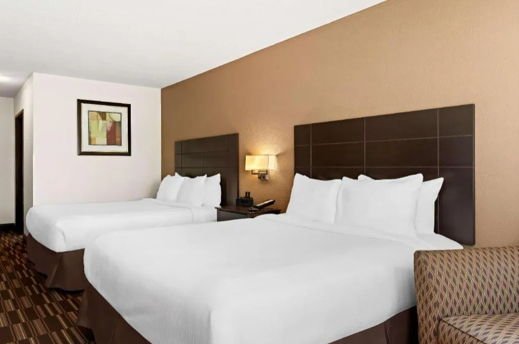 Bed in Best Western Monticello Gateway Inn