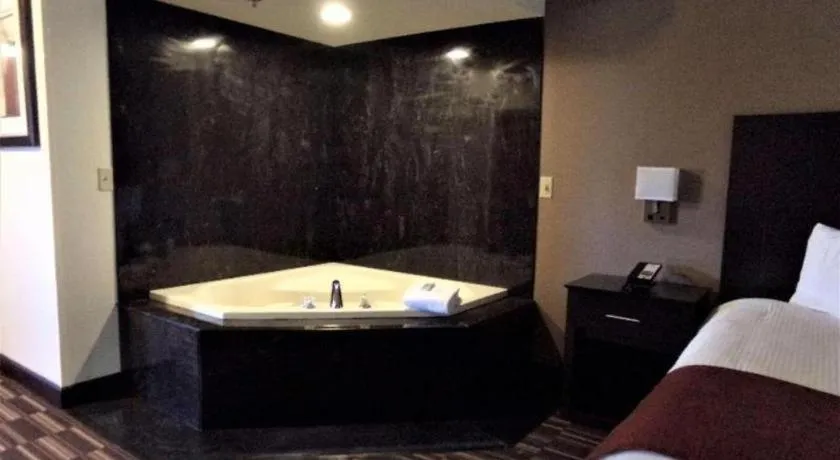 Bed in Best Western Monticello Gateway Inn