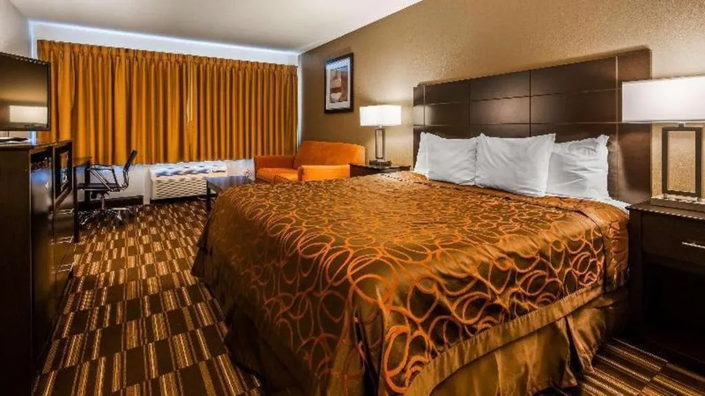 Bed in Best Western Monticello Gateway Inn