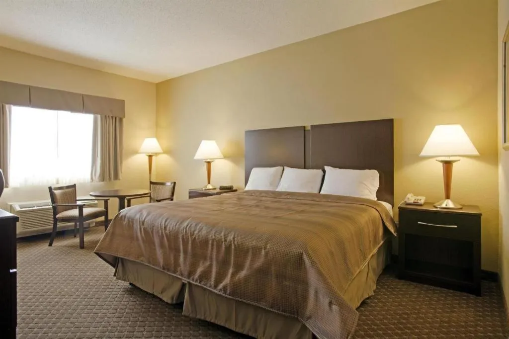 Bed in Quality Inn Smyrna