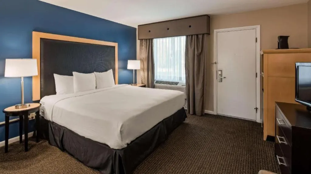 Bed in Best Western River Terrace