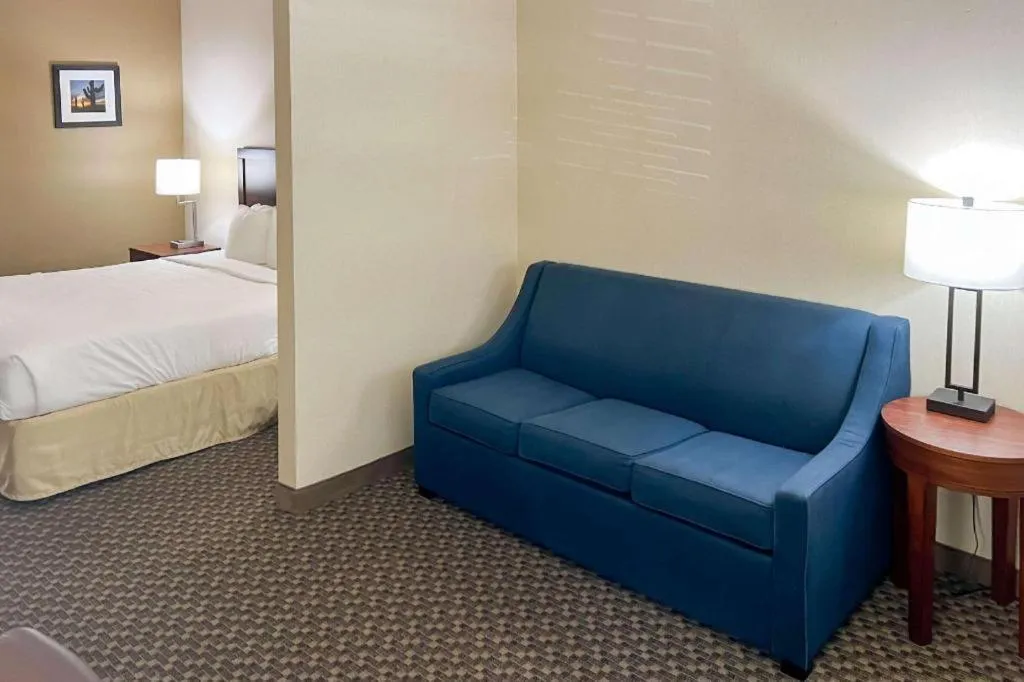 Bed in Comfort Inn and Suites Thatcher