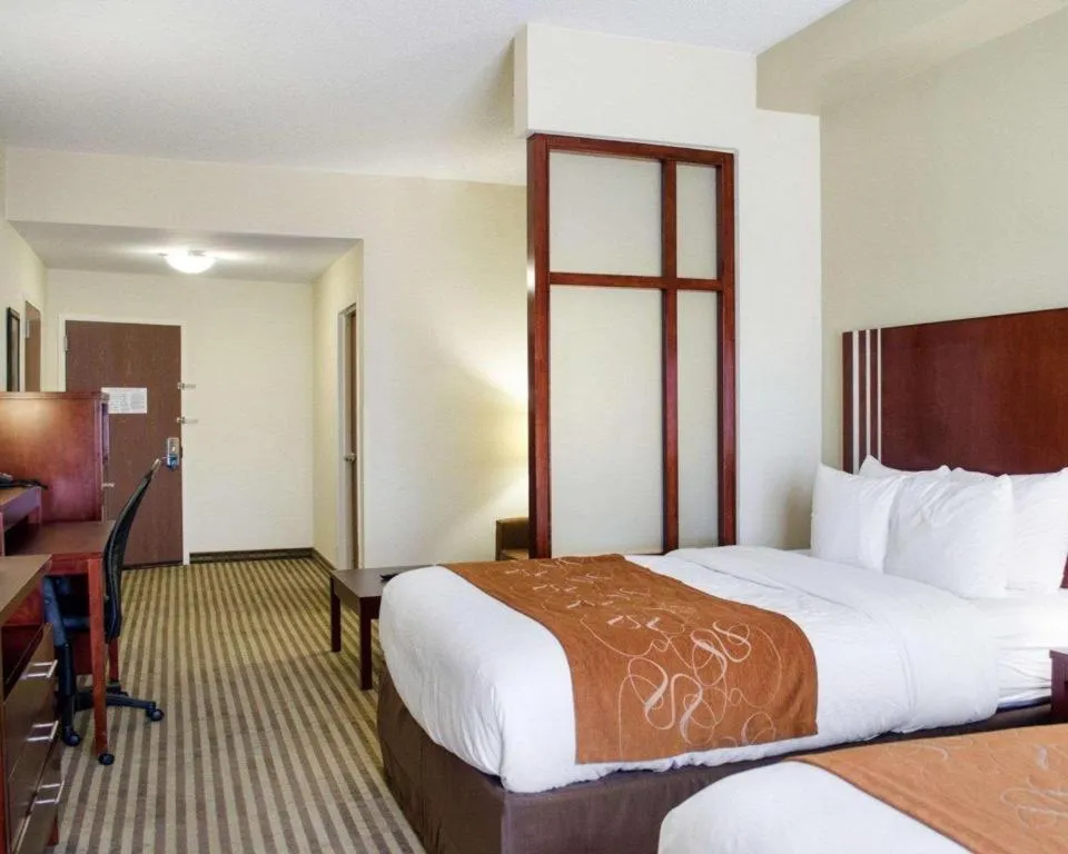 Bed in Comfort Suites Greenwood